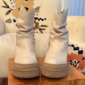 Free People Cream Leather Lug Sole Chunky Ankle BootsMade in Spain Size 9.5
